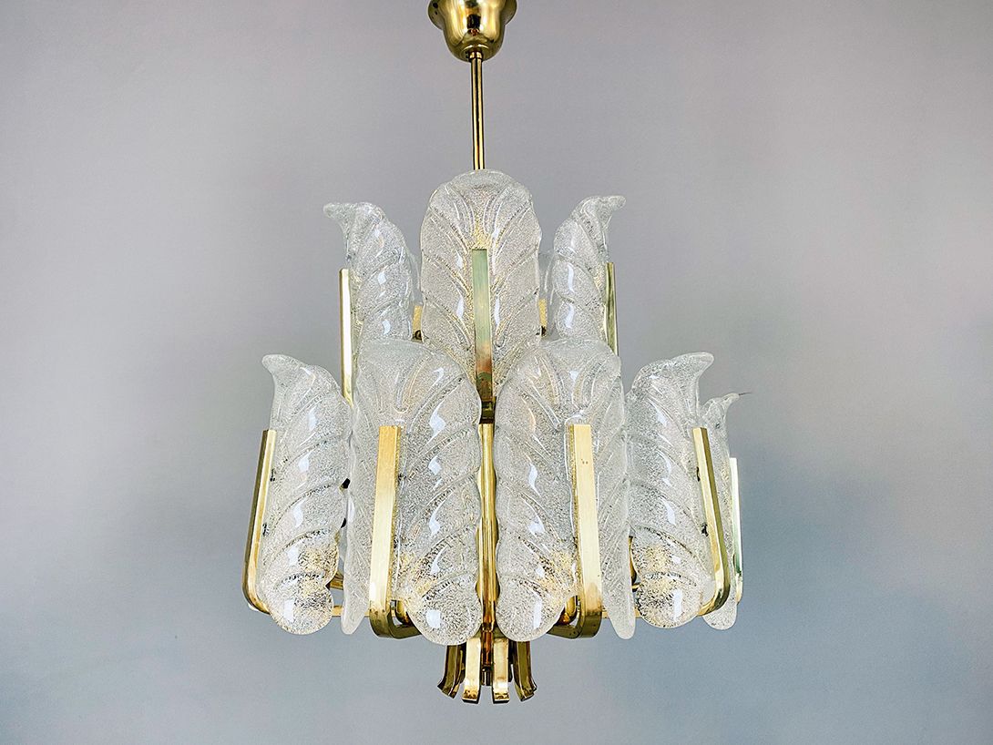 Foto Brass Chandelier with big Glass Leaves ø55