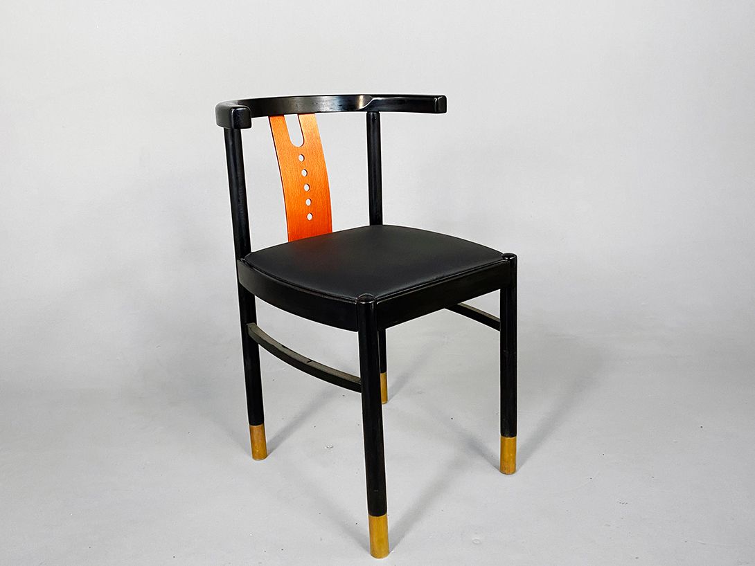 Foto Modern Bauhaus Style Chair with Leather Seat