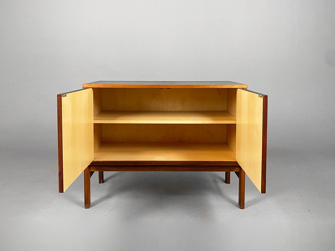 Foto Small Danish Cherrywood Sideboard w90