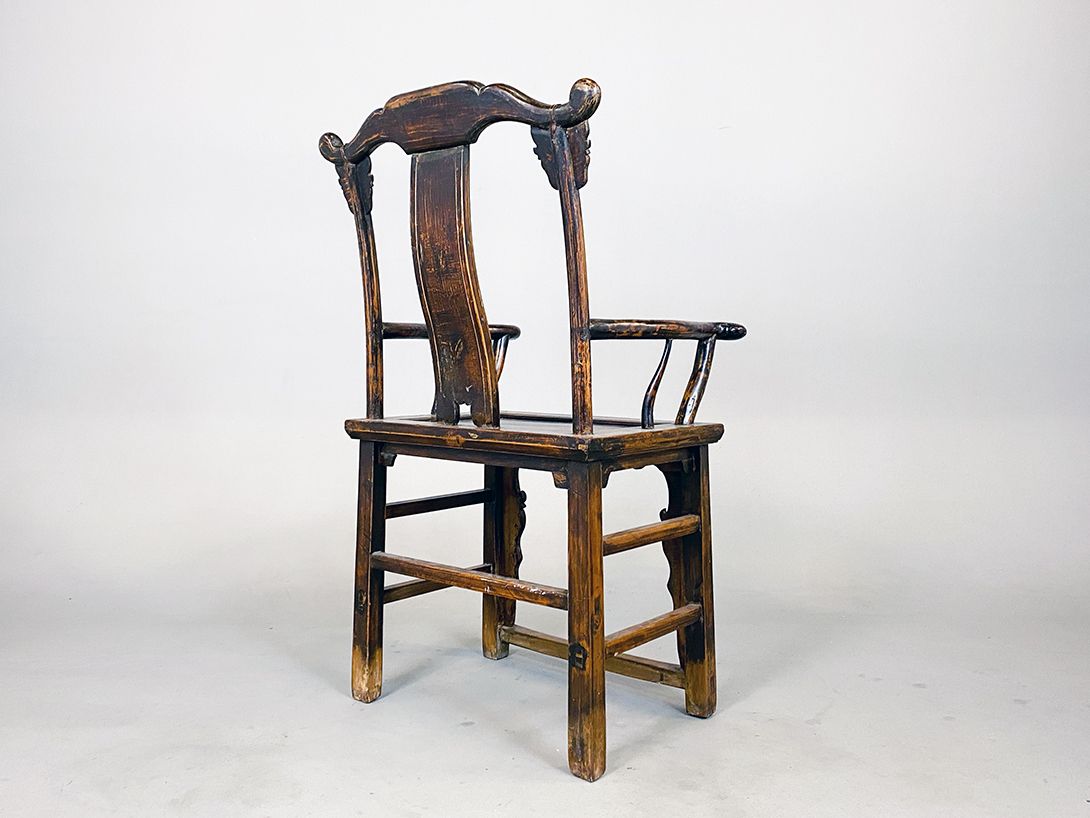 Foto Big Dark Brown carved Armchair Indonesia h107
