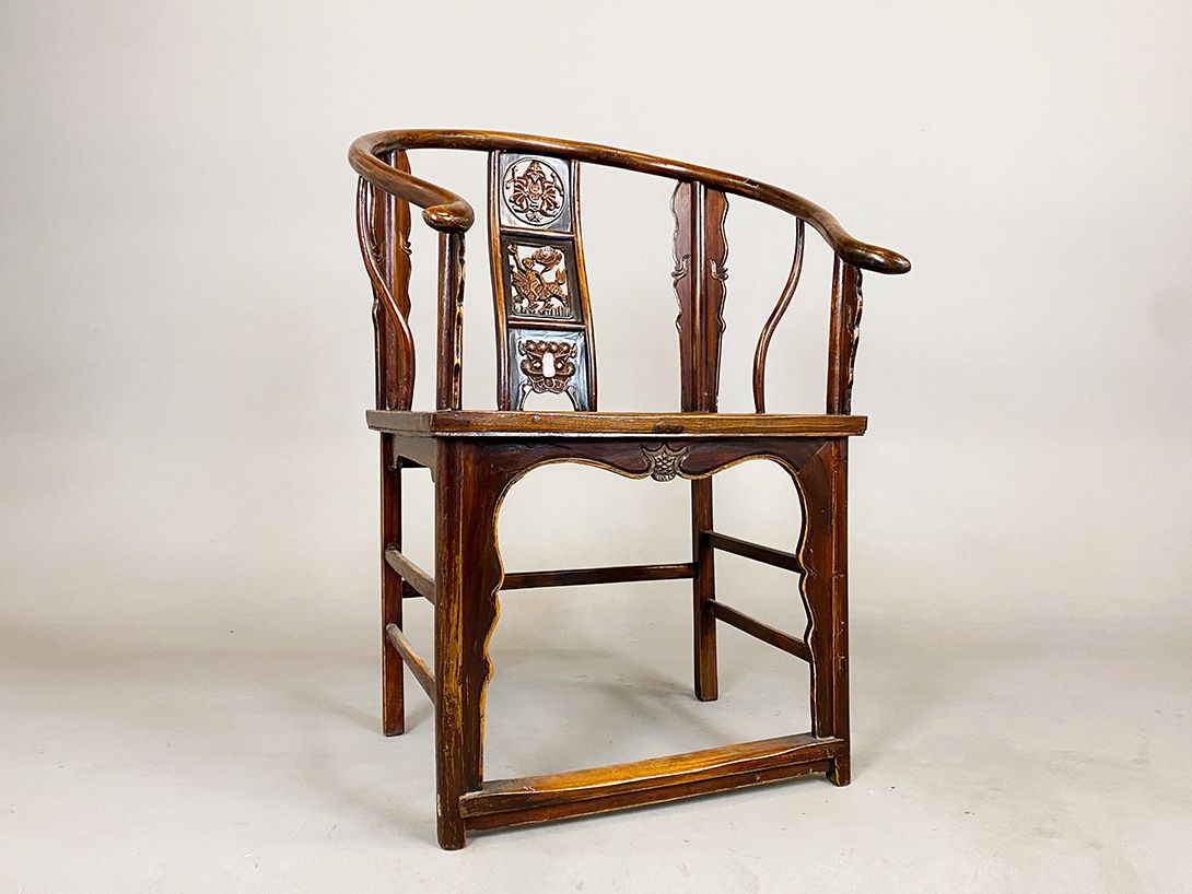 Foto Huge Dark Brown Carved Armchair Indonesia h105