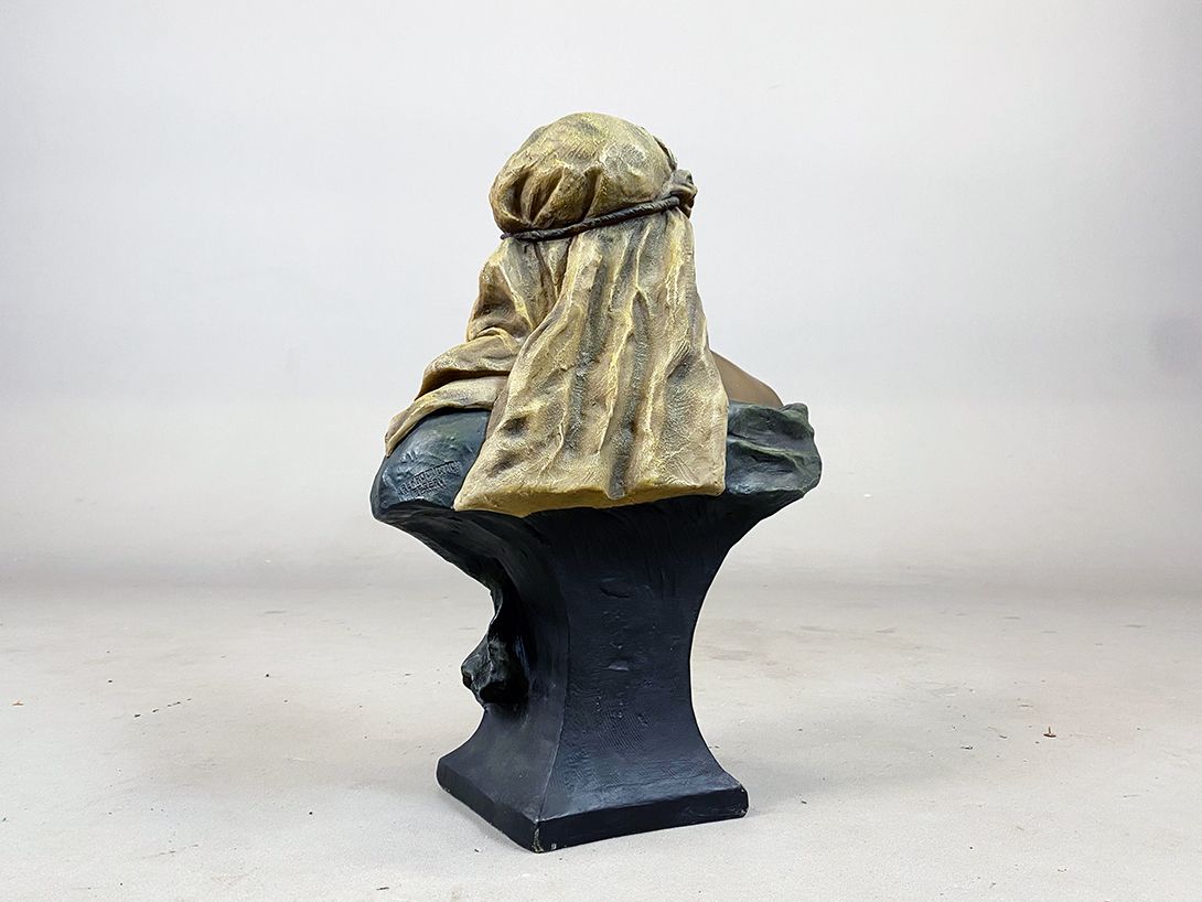 Foto Bust of a Saharan Man h47