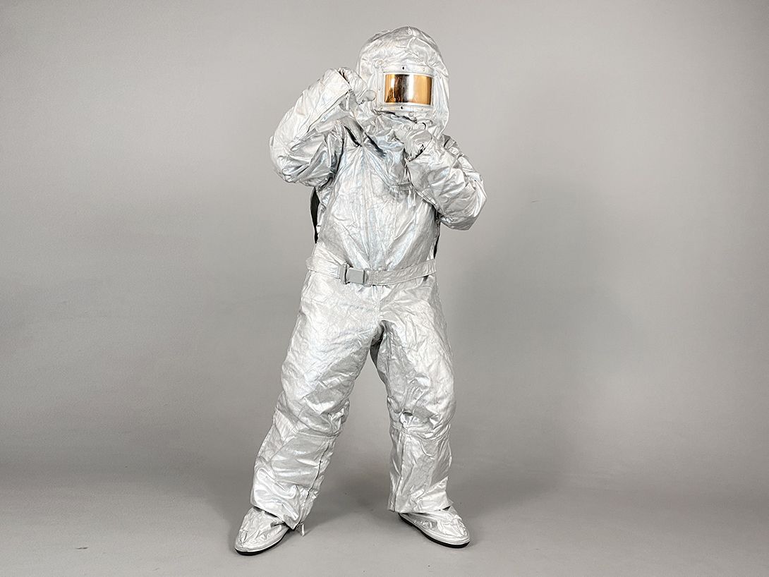 Foto Real Silver Fire Protection Suit