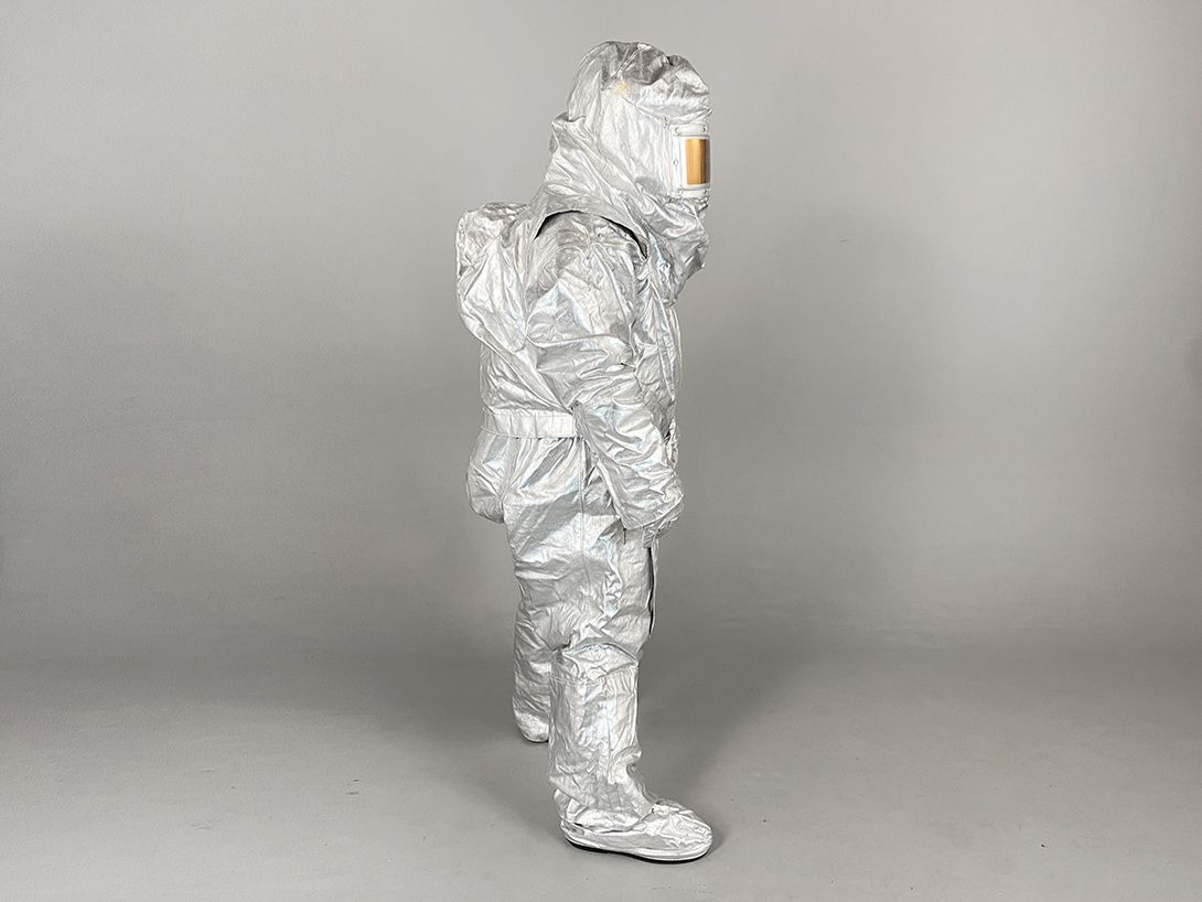 Foto Real Silver Fire Protection Suit