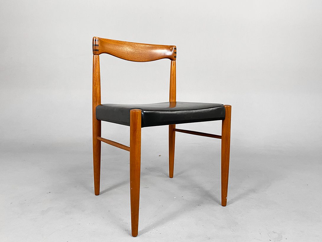 Foto Danish Teak Chair with Black Leather Upholstery, Bramin h76x49