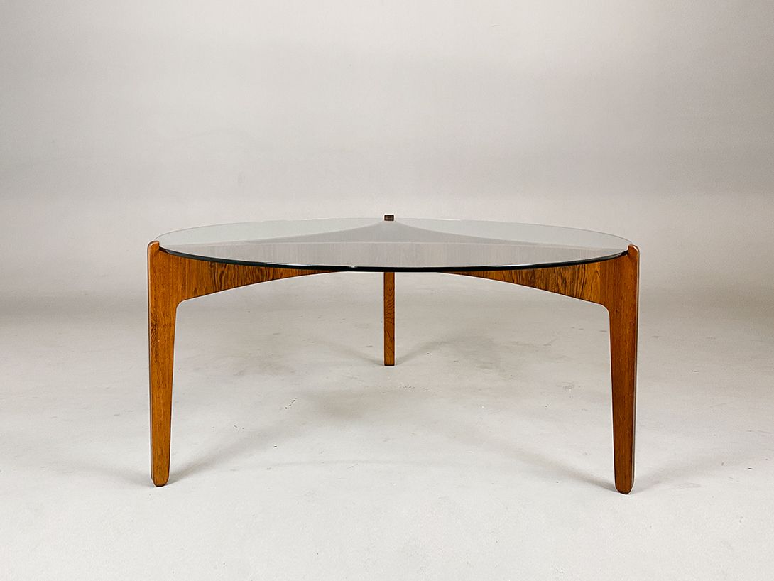 Foto Danish Teak Table with round glass plate h45x102
