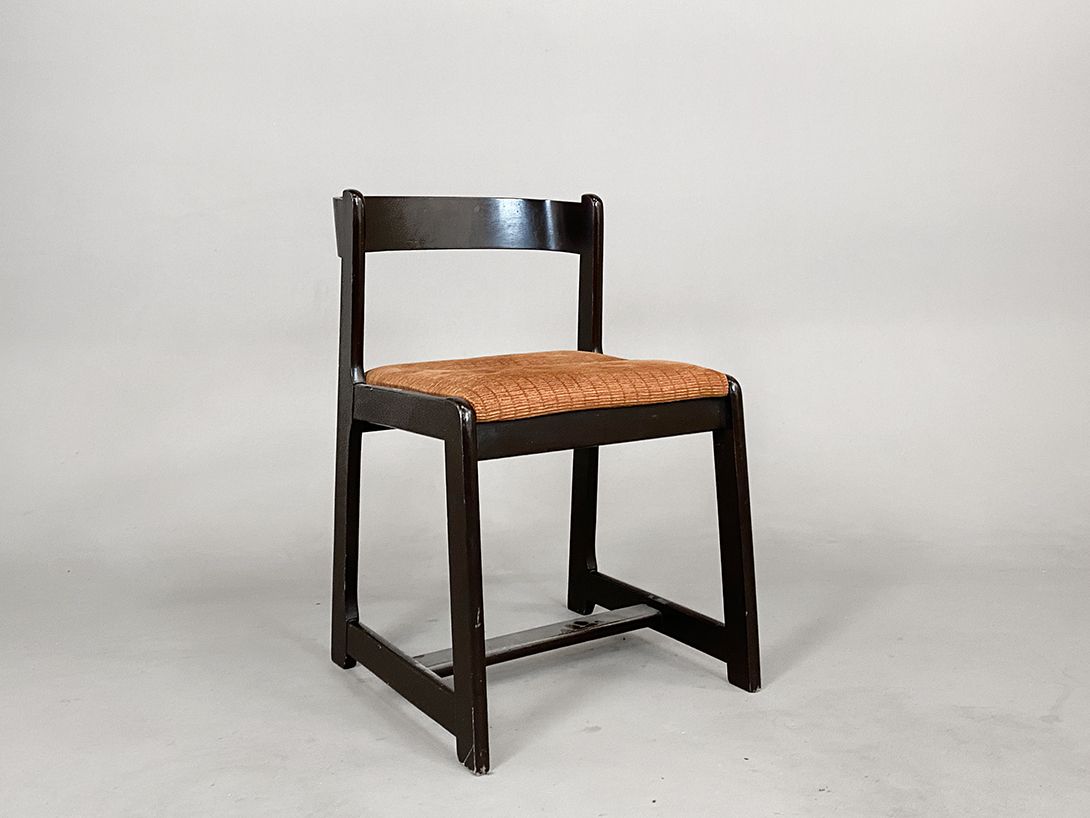 Foto Dark Brown Upholstered Chair h74x47