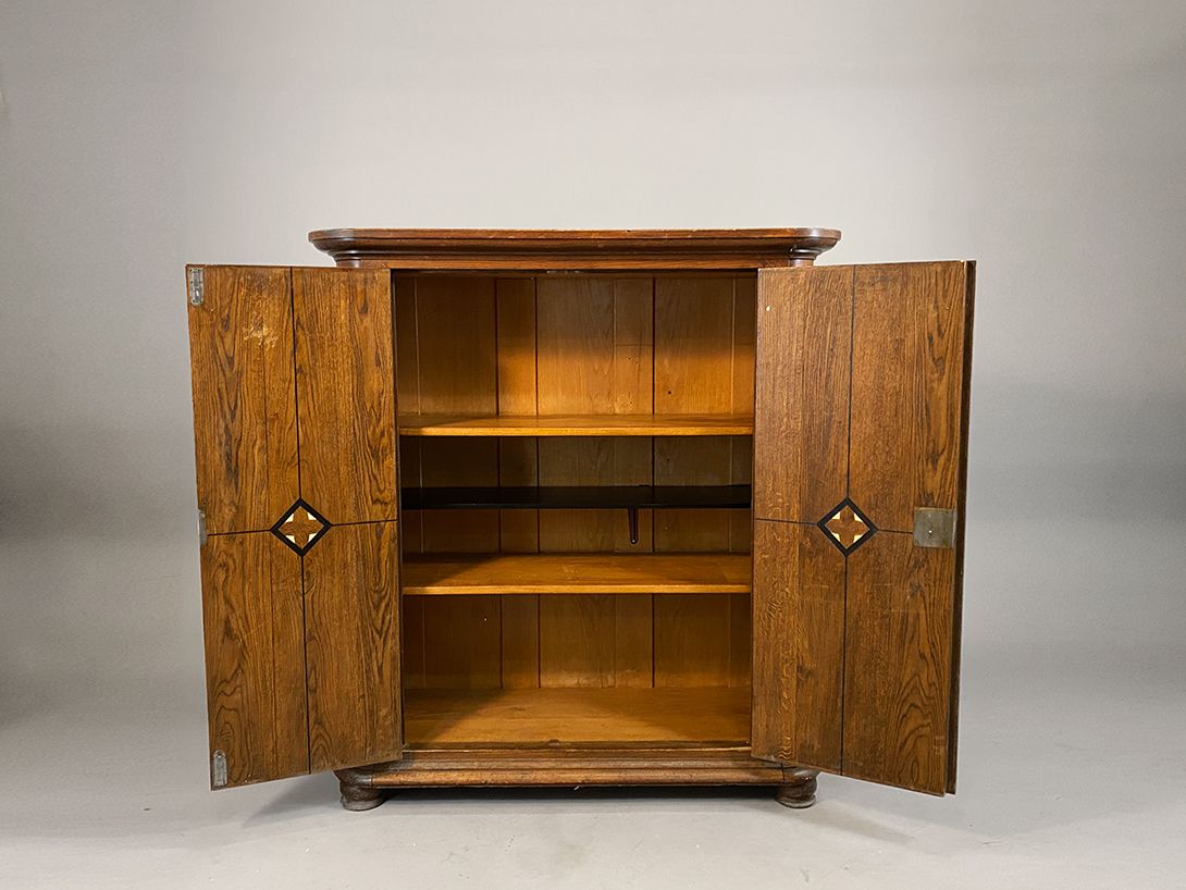Foto Renaissance Inlayed Cabinet H158 Provence 1928