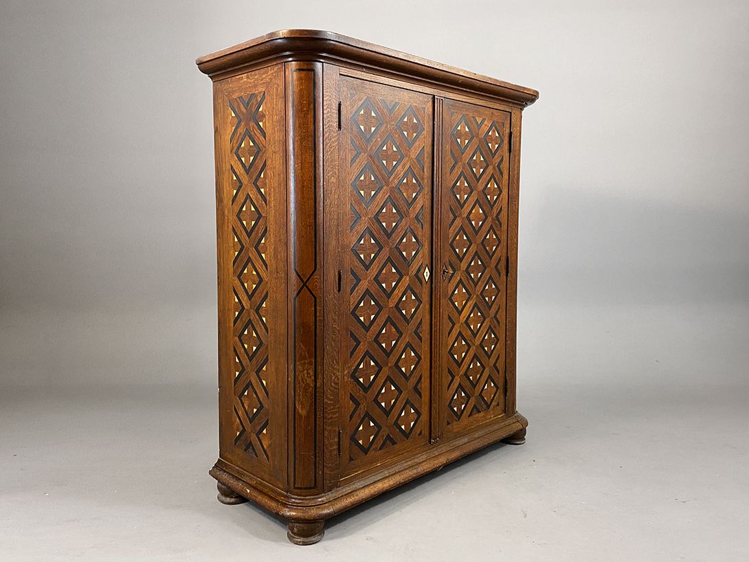 Foto Renaissance Inlayed Cabinet H158 Provence 1928