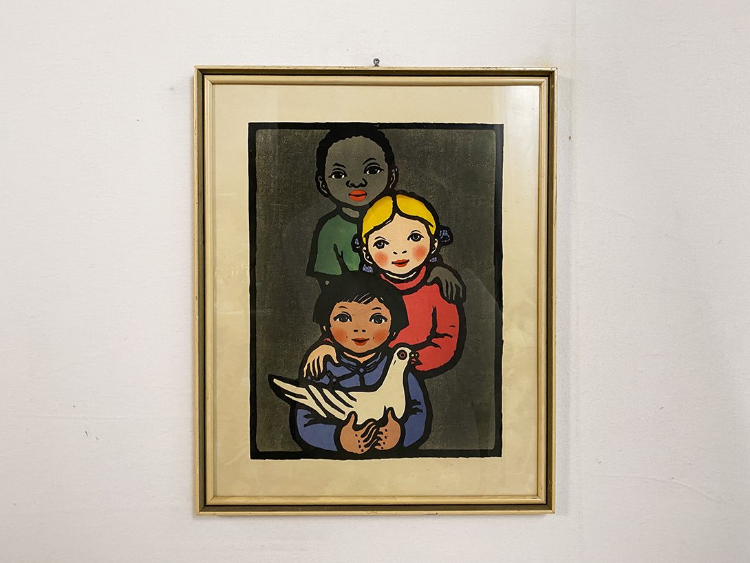 Foto GDR Print International Children with Peace Dove Völkerfreundschaft h53x43 22D14