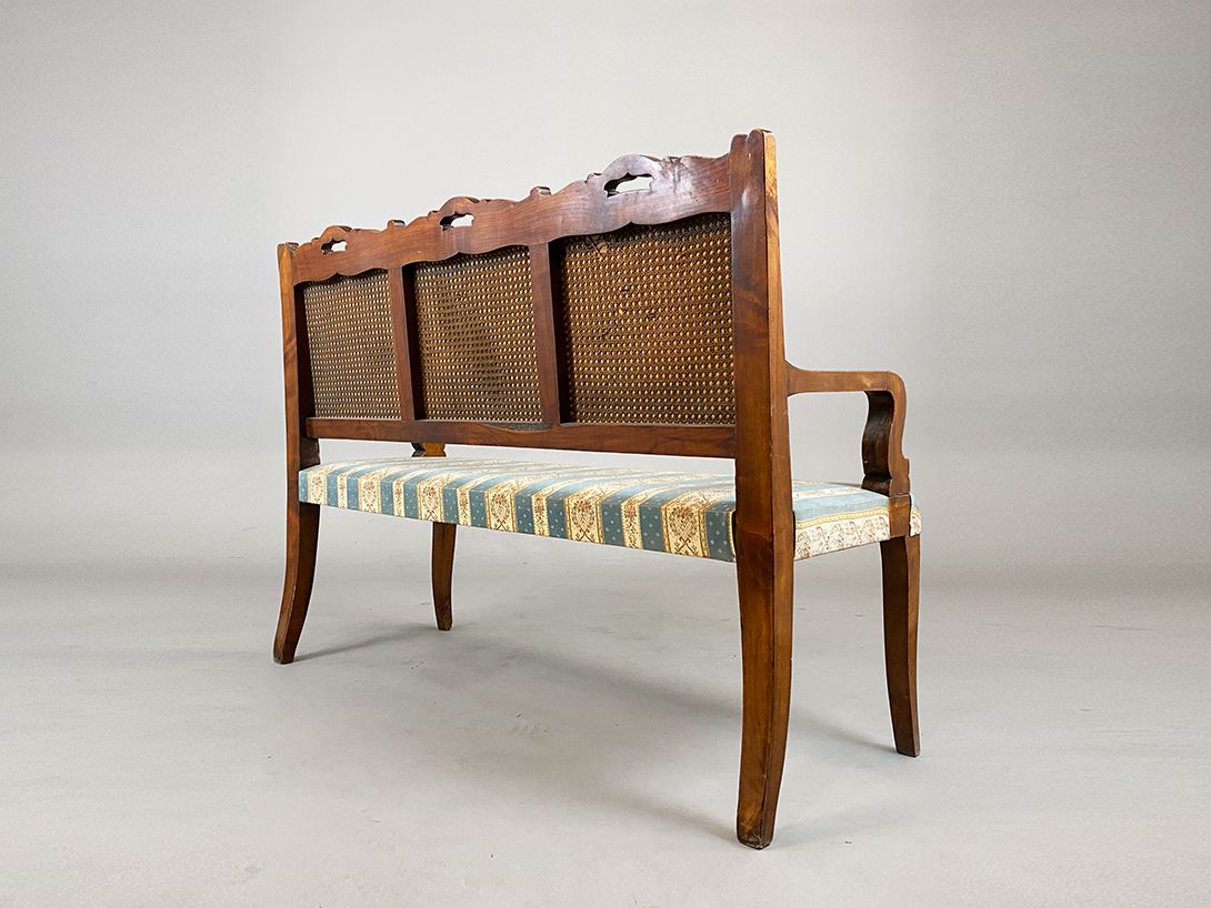 Foto Victorian Bench with Upholstery and Armrests h104x138