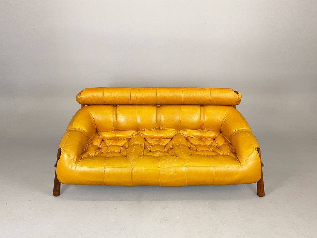 Foto MP81 Brazilian Rosewood Mikado Caramel Leather Three Seater Sofa, 1962