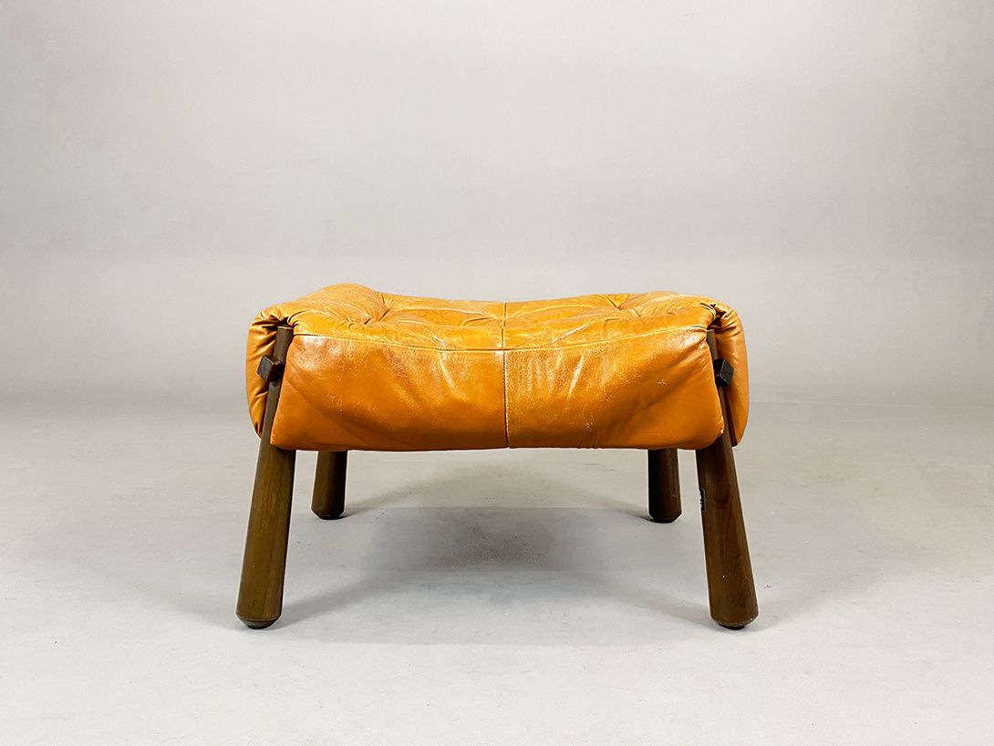 Foto MP81 Brazilian Rosewood Mikado Caramel Leather Ottoman, 1962