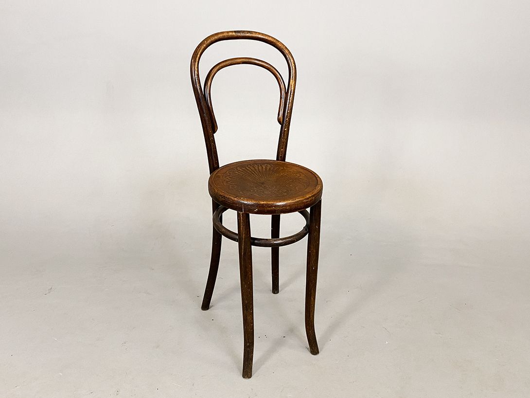 Foto Thonet Bentwood Lady Chair with Clear Seat