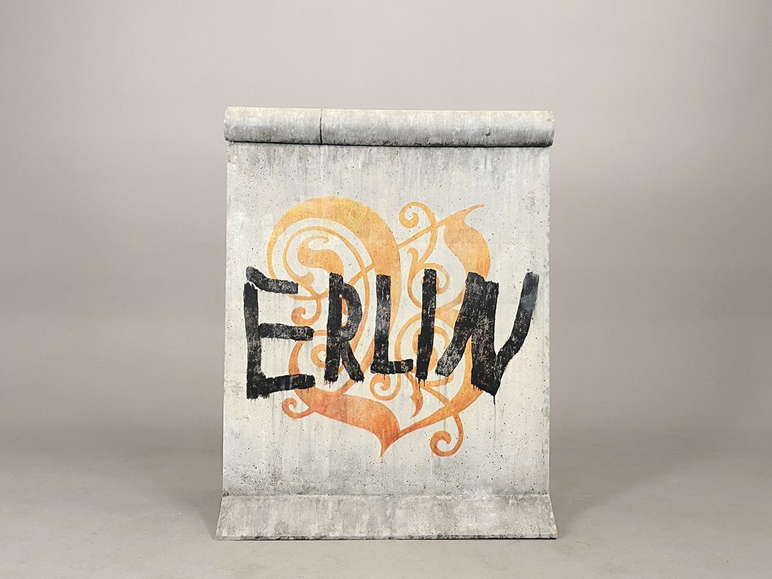 Foto Handmade Replica of Berlin Wall h122