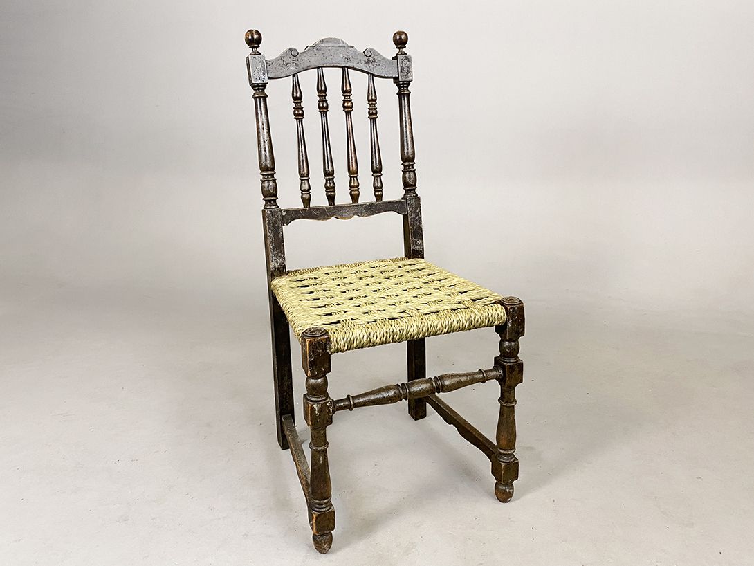 Foto Rustic Wooden Wicker Dining Chair