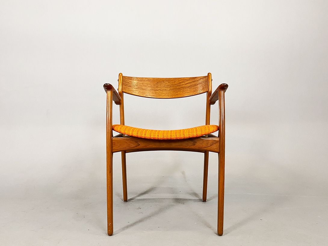 Foto Palisander Modell 49 Armchair by Erik Buch with Orange Upholstery