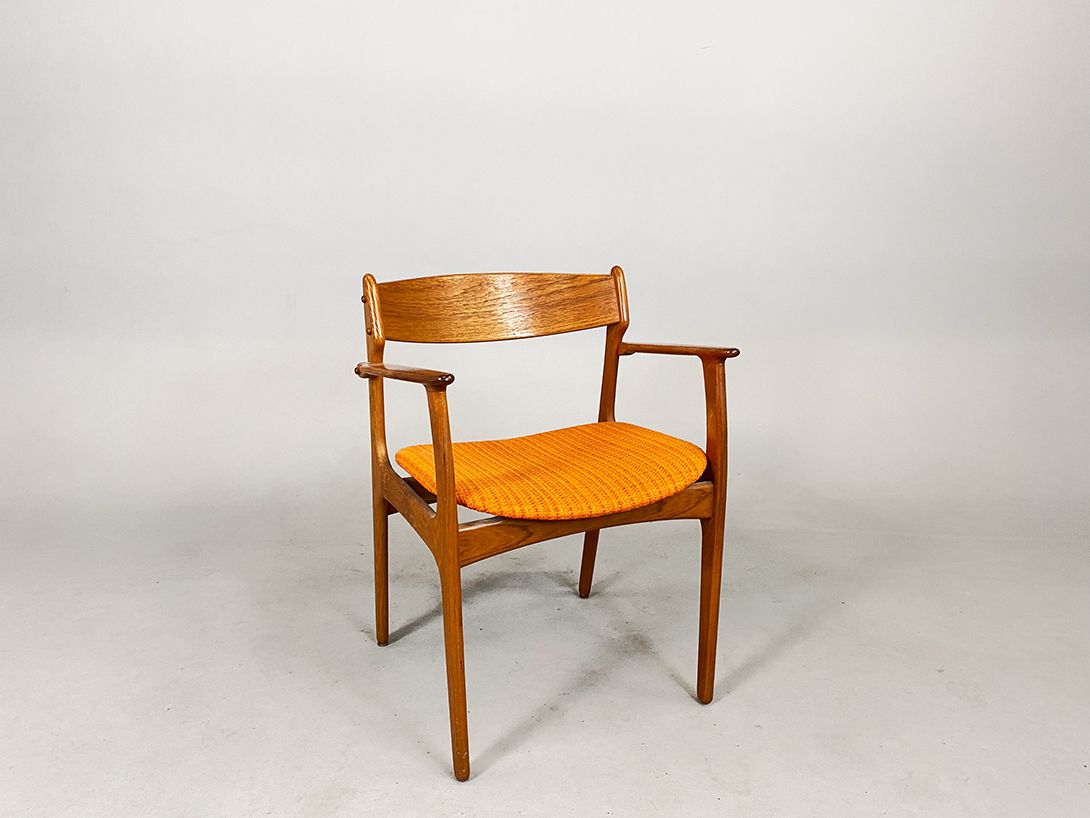 Foto Palisander Modell 49 Armchair by Erik Buch with Orange Upholstery