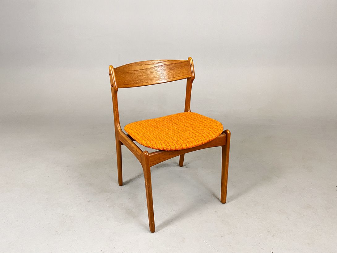 Foto Midcentury Chair from Denmark with Orange Upholstery