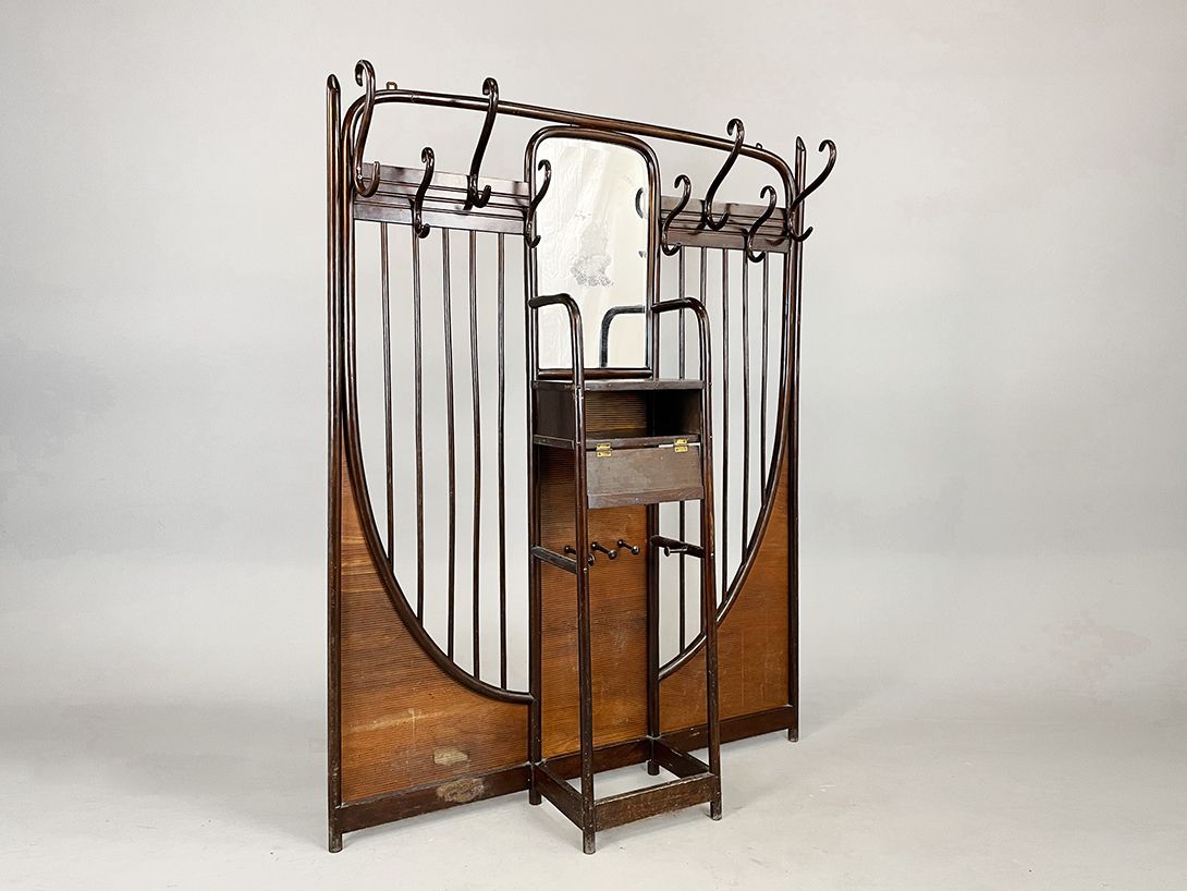 Foto Huge Thonet Wall Wardrobe h193