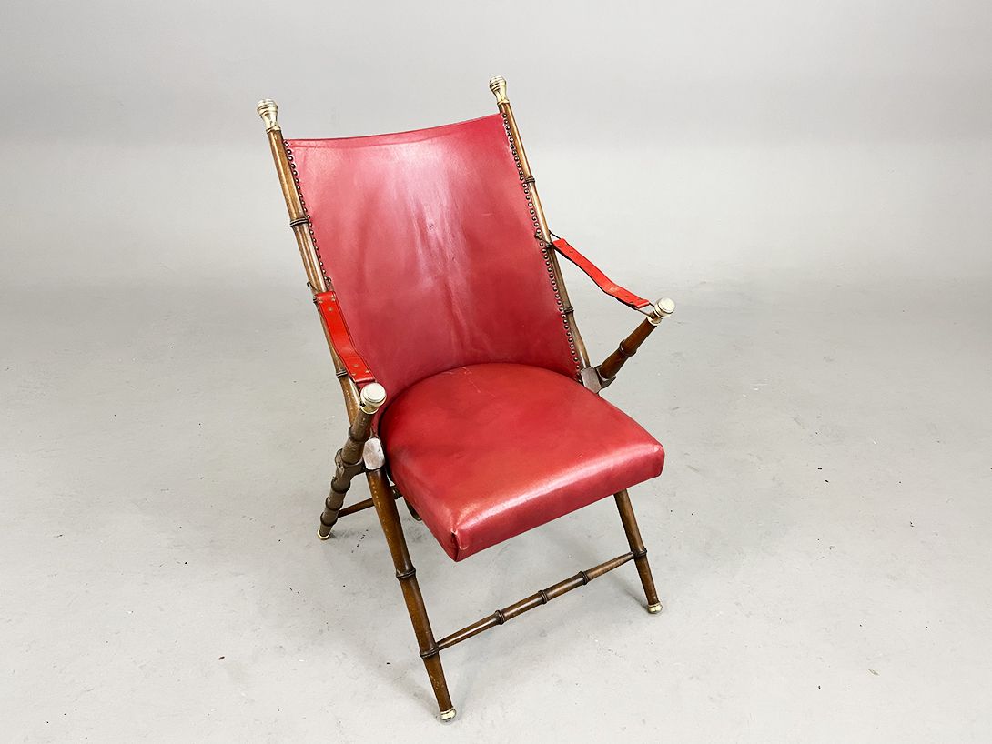 Foto Red Foldable Leather Armchair