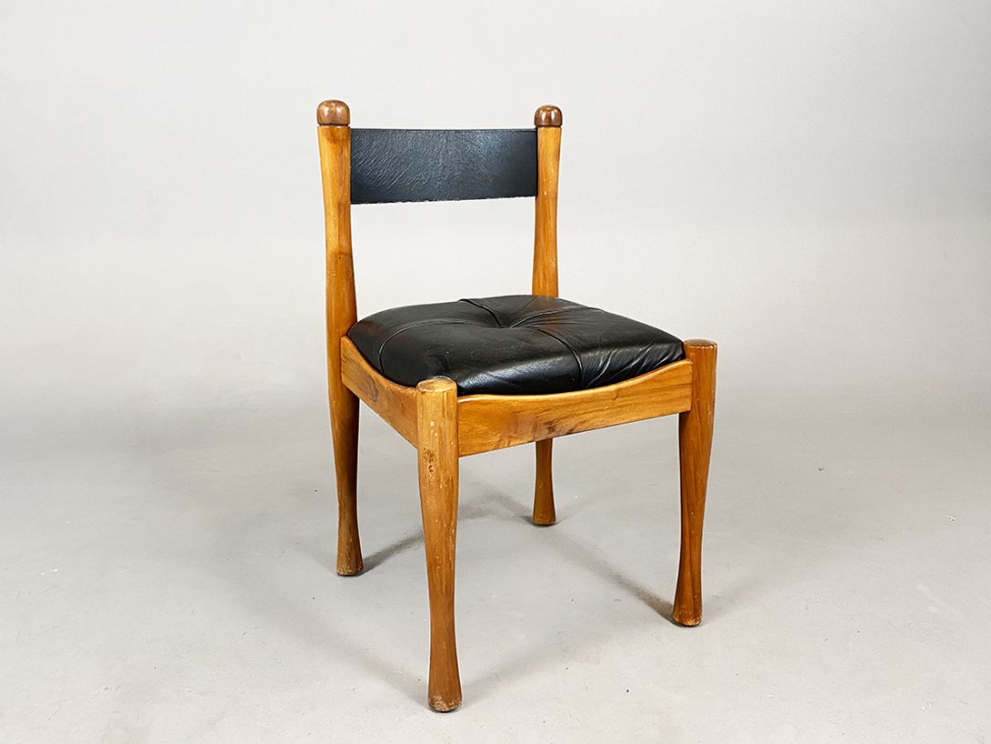 Foto Danish Teak Wooden Chair with Leather Seat
