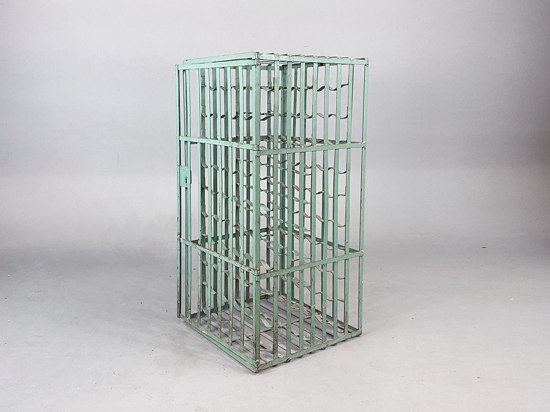 Foto Mint Metal Cage Locker for Wine Bottles h115x54x54