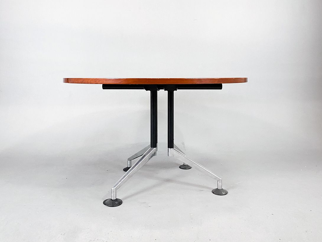 Foto Round Herman Miller Style Dining Table h74x120