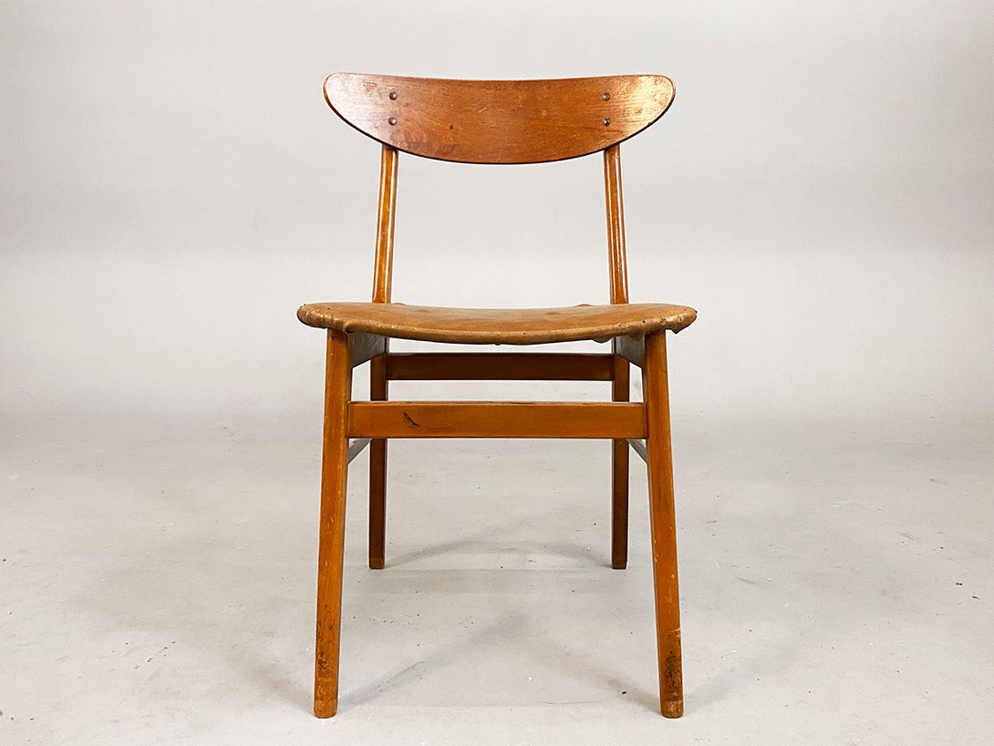 Foto Brown Scandinavian Chair