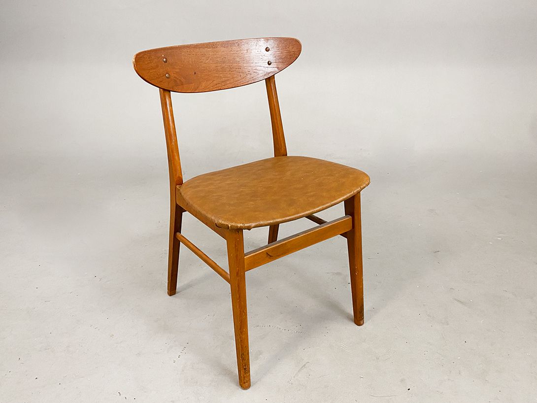 Foto Brown Scandinavian Chair