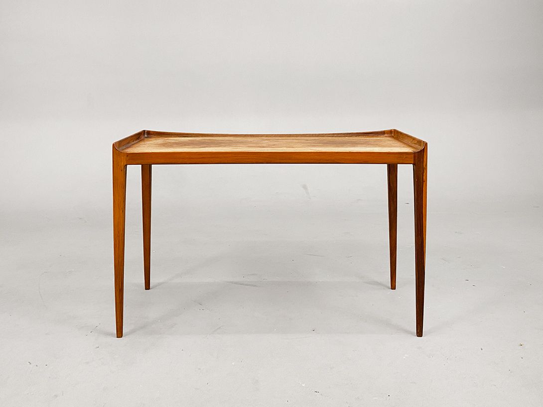 Foto Wooden Scandinavian Side Table h50x80