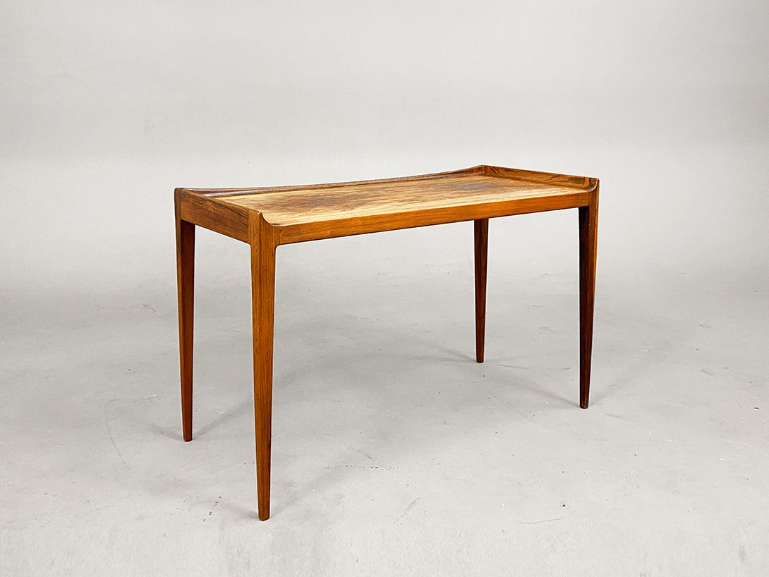 Foto Wooden Scandinavian Side Table h50x80