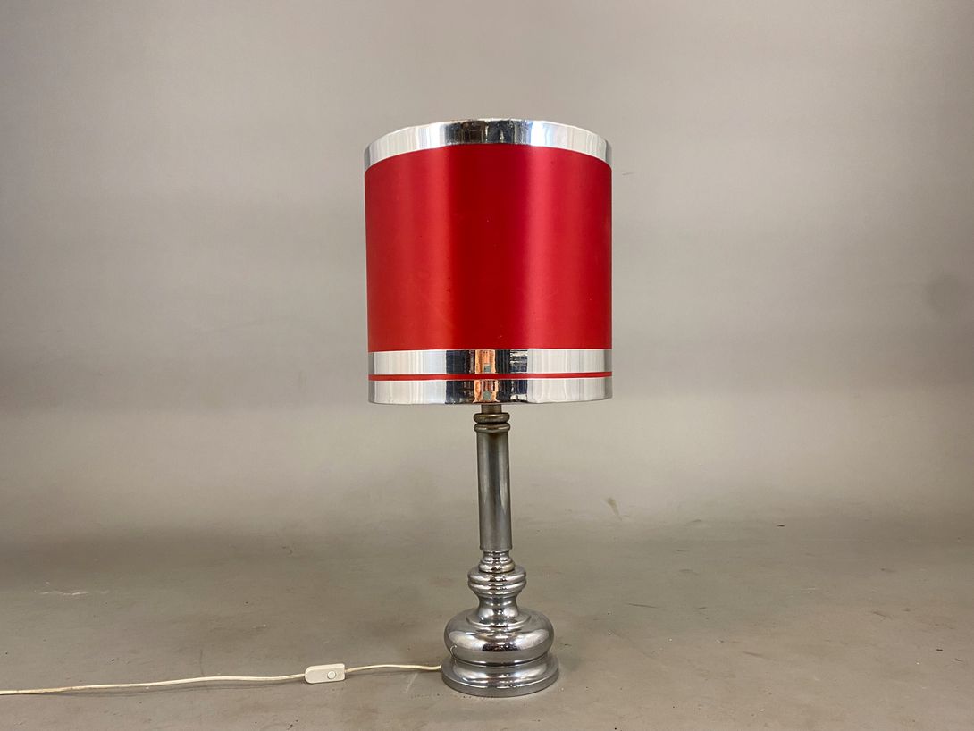 Foto Chrome Bankamp Table Lamp Red Shade h95