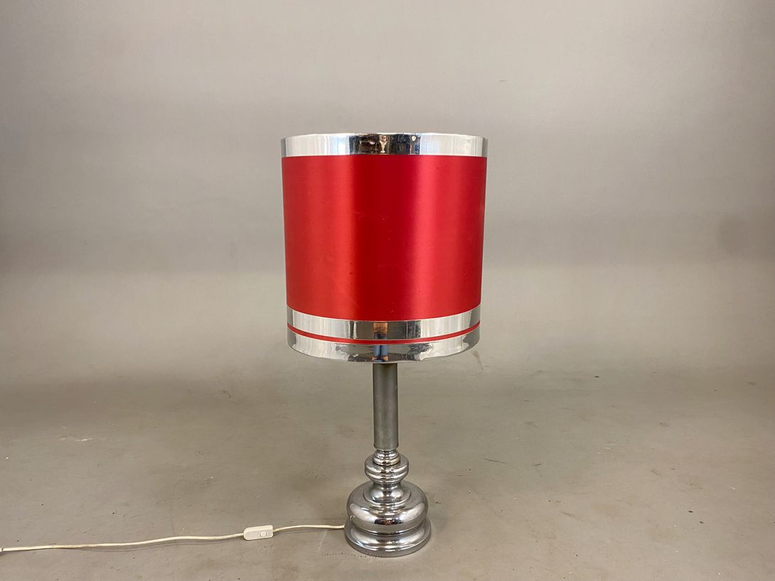 Foto Chrome Bankamp Table Lamp Red Shade h95