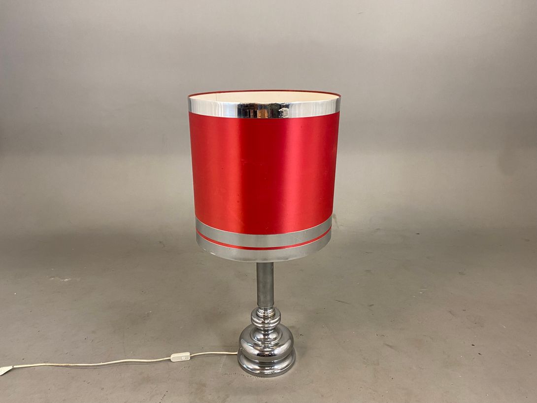 Foto Chrome Bankamp Table Lamp Red Shade h95