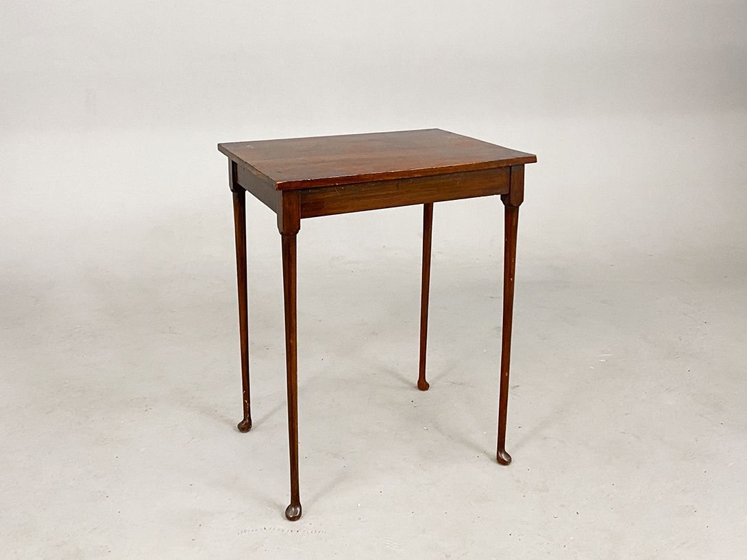 Foto Delicate Brown Side Table h61x50x36
