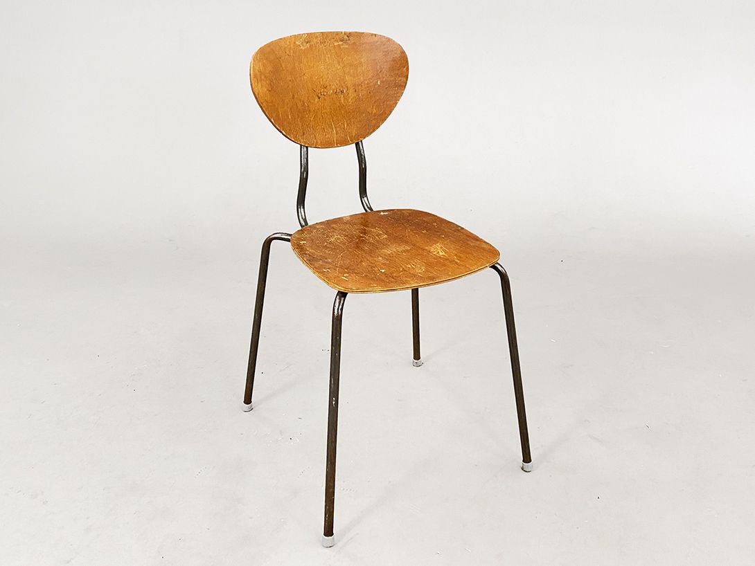 Foto Midcentury Wooden Chair with Steel Legs