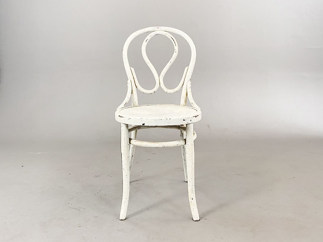 Foto Rustic White Thonet Type Chair