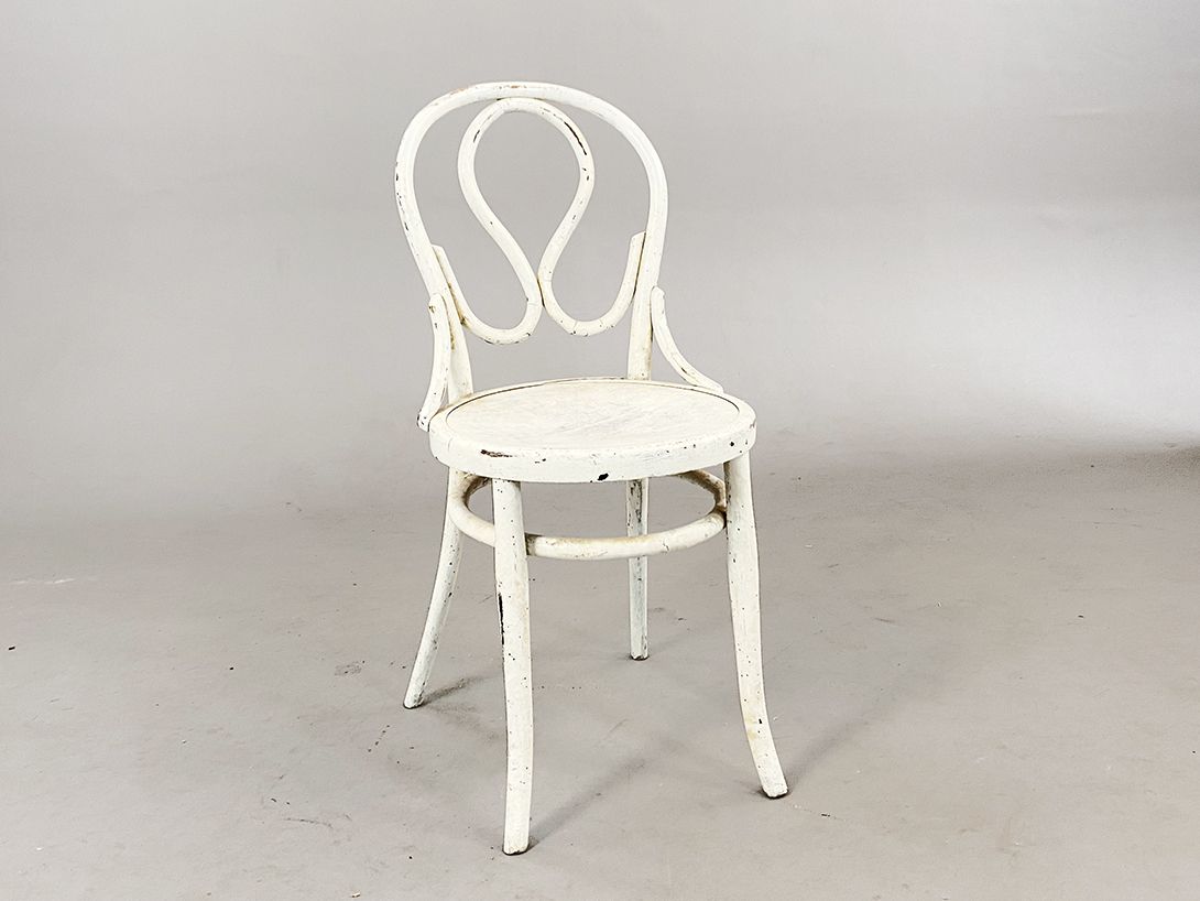 Foto Rustic White Thonet Type Chair