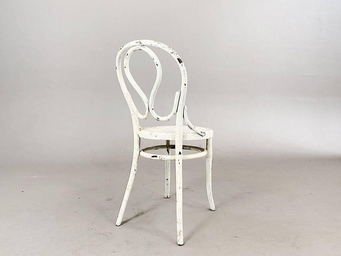 Foto Rustic White Thonet Type Chair