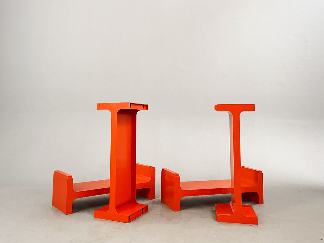 Foto Bright Orange Stackable Shelf