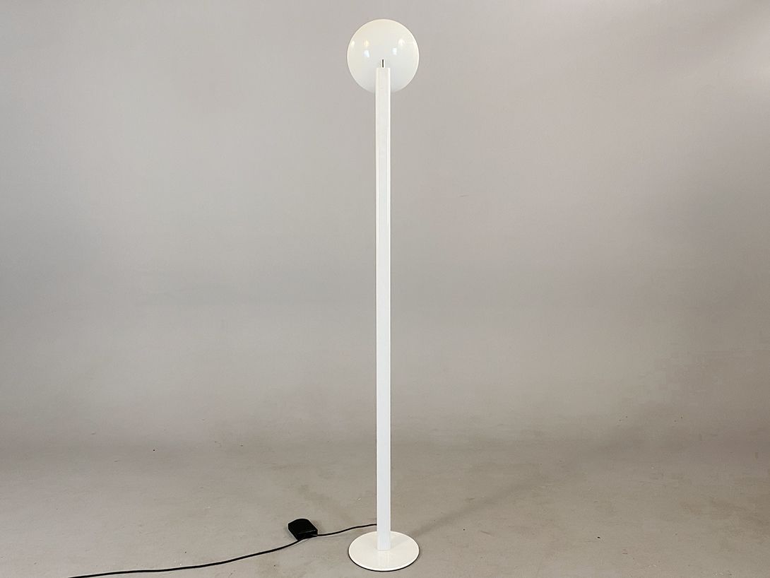 Foto White Memphis Floor Lamp with Manoeuvrable Shade h192 A1