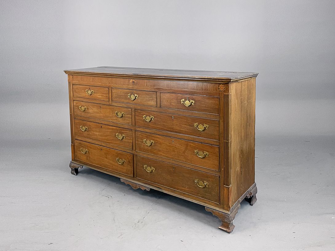 Foto Huge Wooden Cabinet with hidden Trunk h106x174