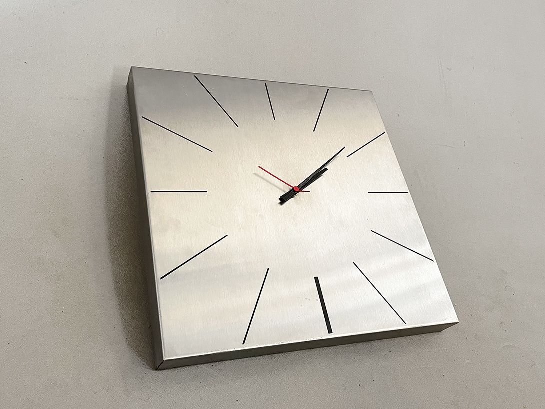 Foto Square Metal Wall Clock h40