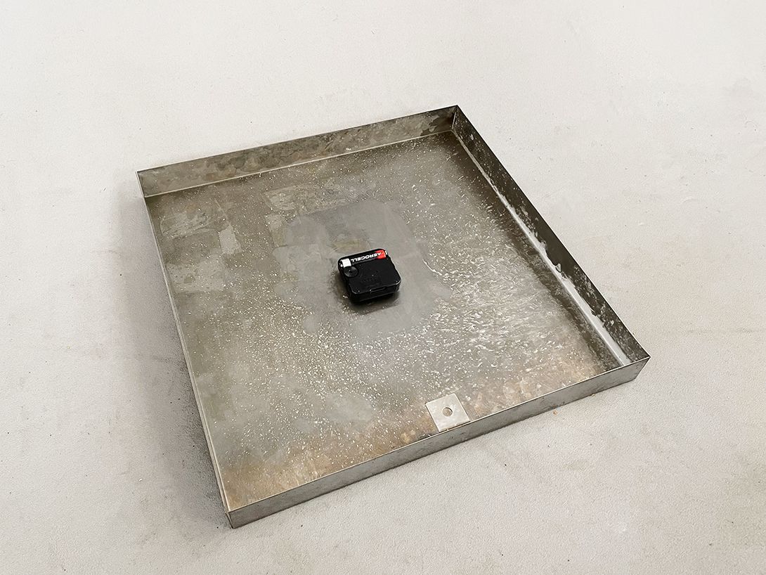 Foto Square Metal Wall Clock h40