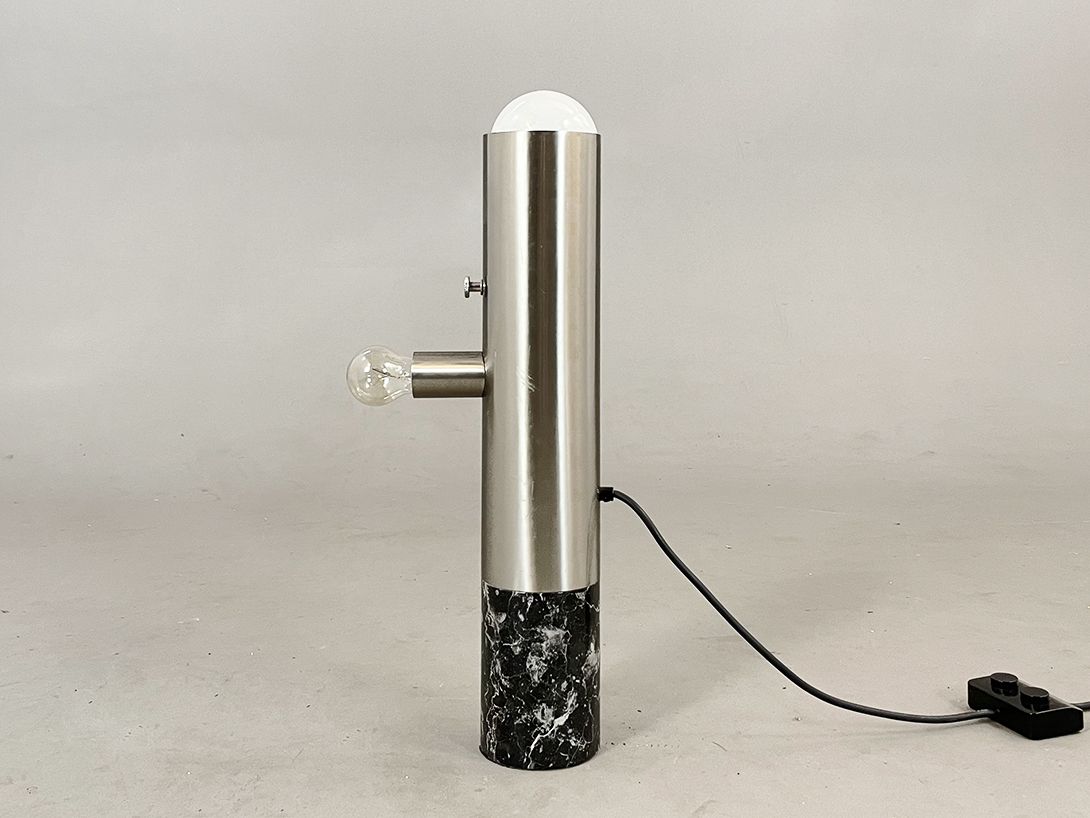 Foto Tiny Floor Lamp with Marble Base Italia 1967 h60