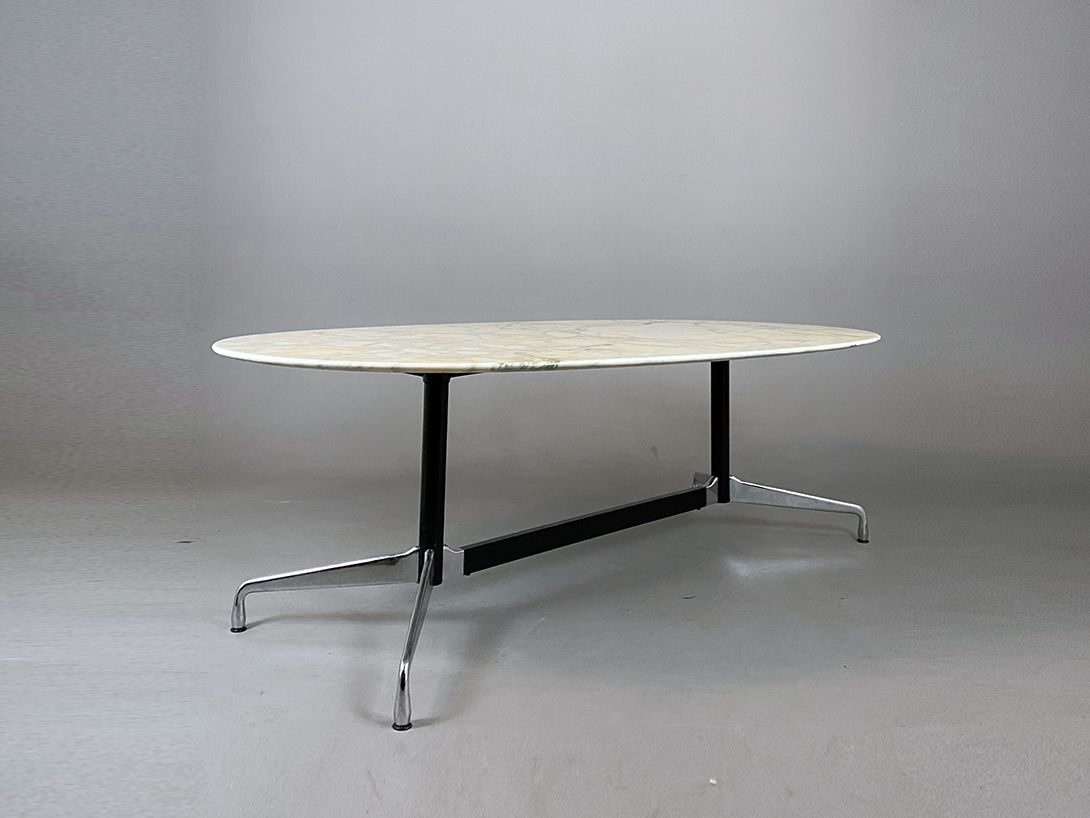 Foto Marbled Eames Segmented Table by Knoll h70x210x115