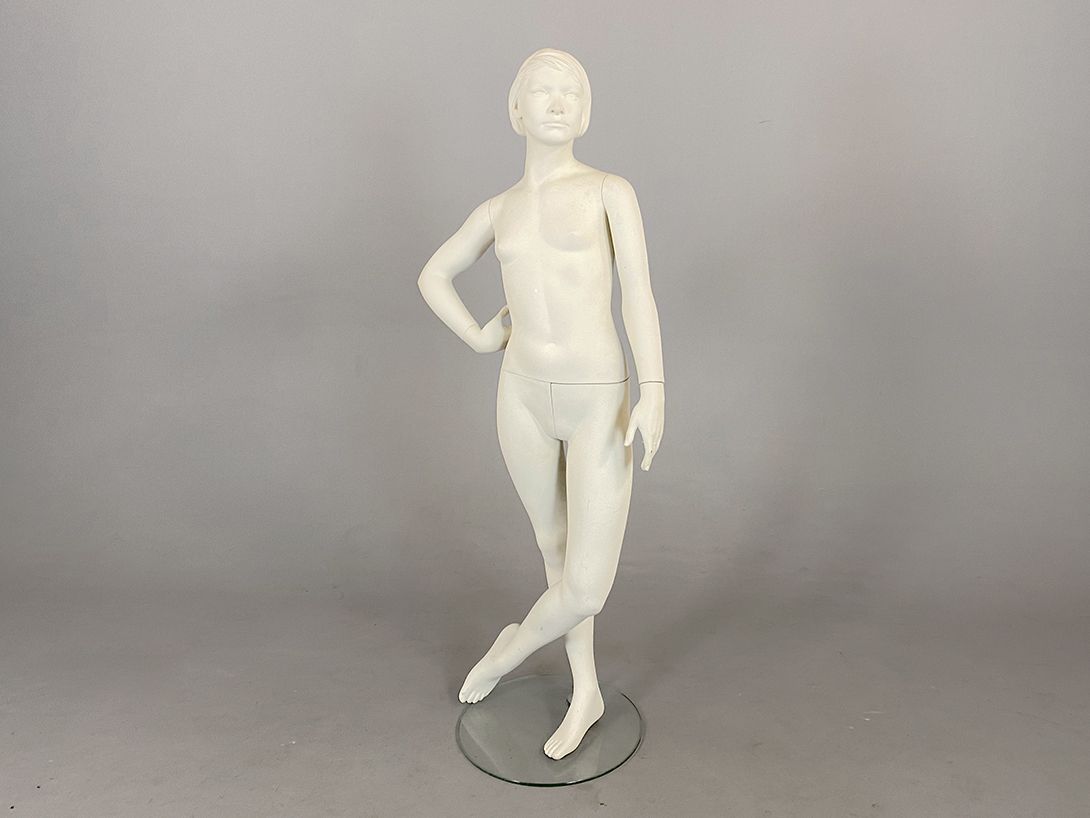 Foto Girl Mannequin Leaning h150