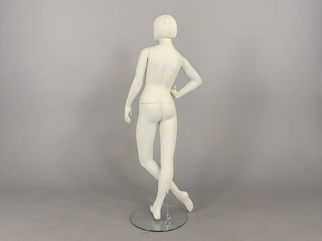 Foto Girl Mannequin Leaning h150