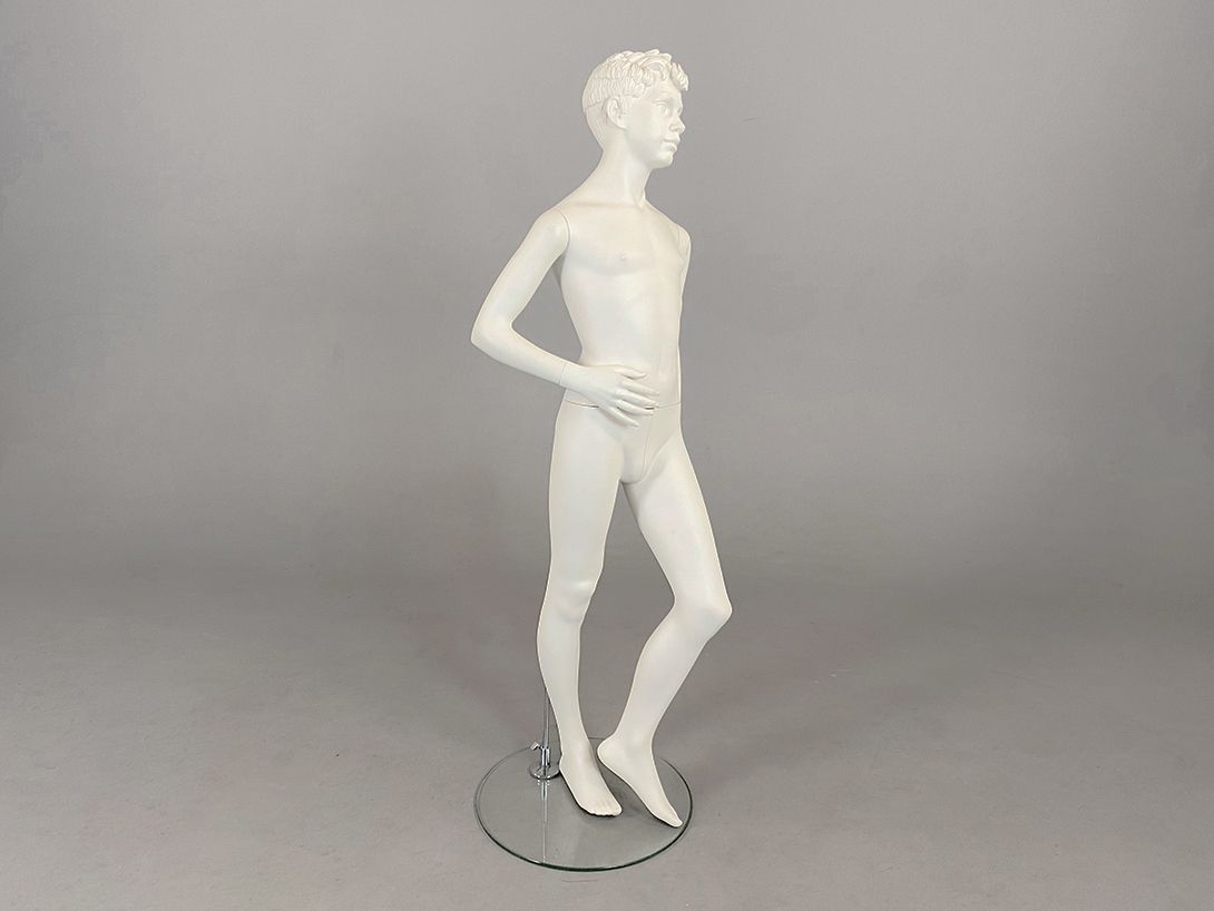 Foto Leaning Boy Mannequin h142